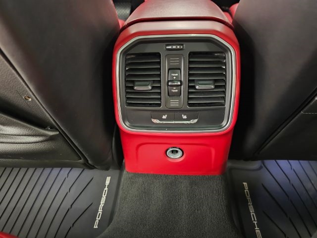 Porsche Macan AWD 4dr Turbo 2015