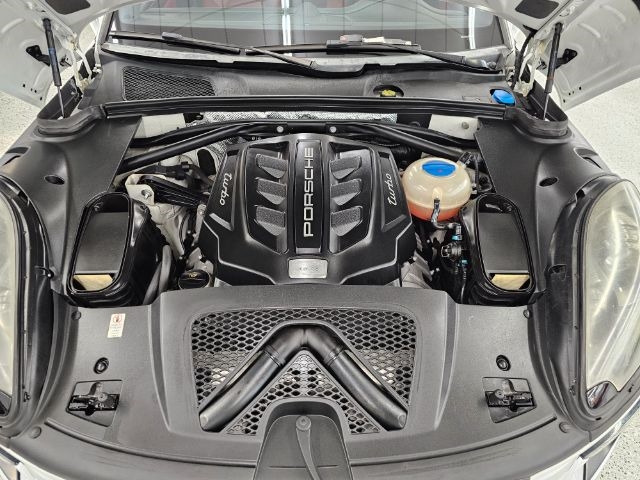 Porsche Macan AWD 4dr Turbo 2015