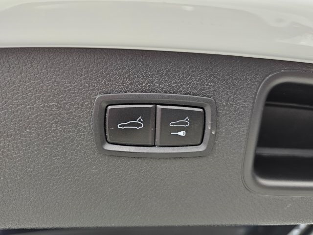 Porsche Macan AWD 4dr Turbo 2015