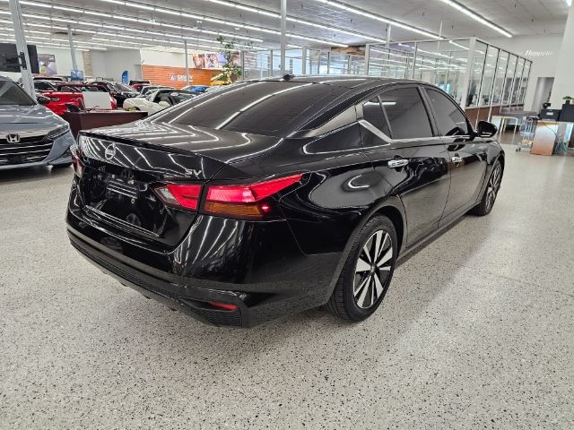 Nissan Altima 2.5 SV Sedan 2021