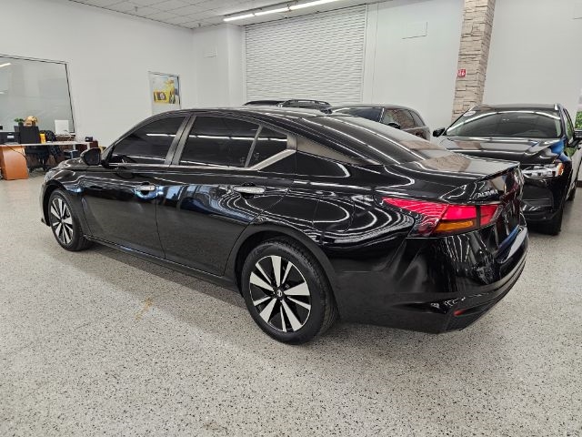 Nissan Altima 2.5 SV Sedan 2021