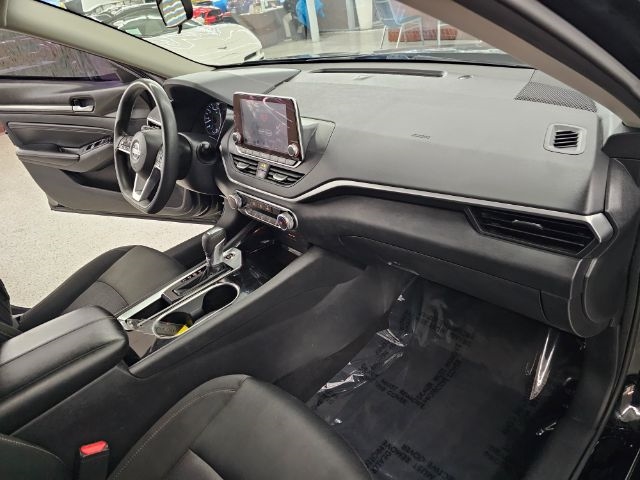 Nissan Altima 2.5 SV Sedan 2021