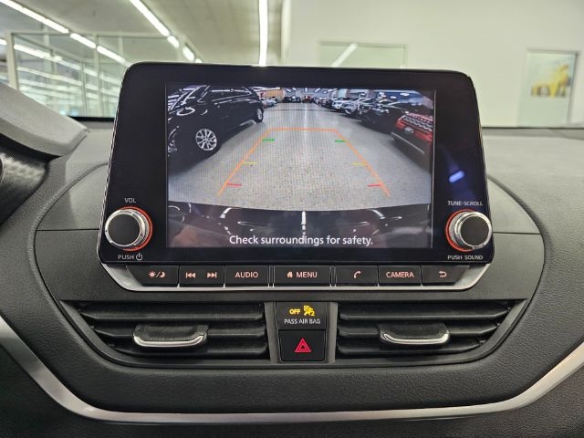 Nissan Altima 2.5 SV Sedan 2021