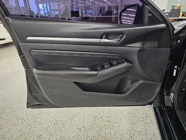 Nissan Altima 2.5 SV Sedan 2021