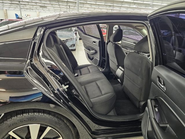 Nissan Altima 2.5 SV Sedan 2021