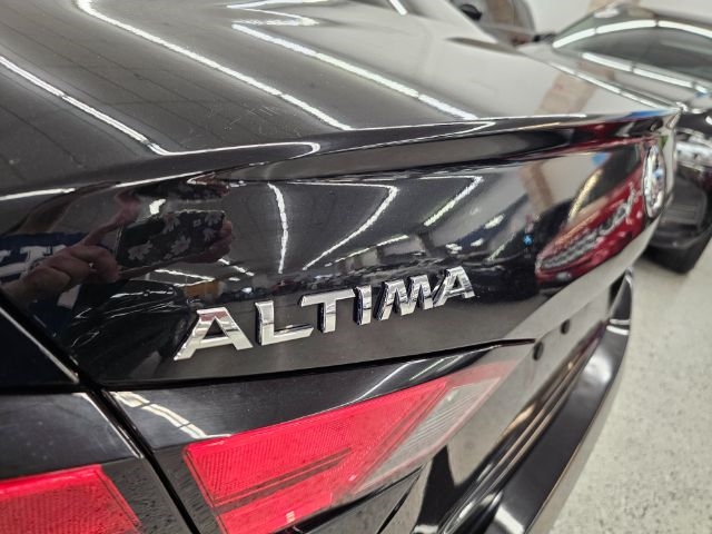 Nissan Altima 2.5 SV Sedan 2021