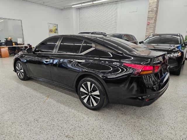Nissan Altima 2.5 SV Sedan 2021