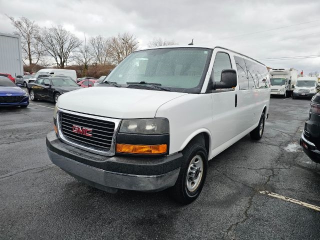 2013 GMC Savana Passenger RWD 3500 155" LT w/1LT