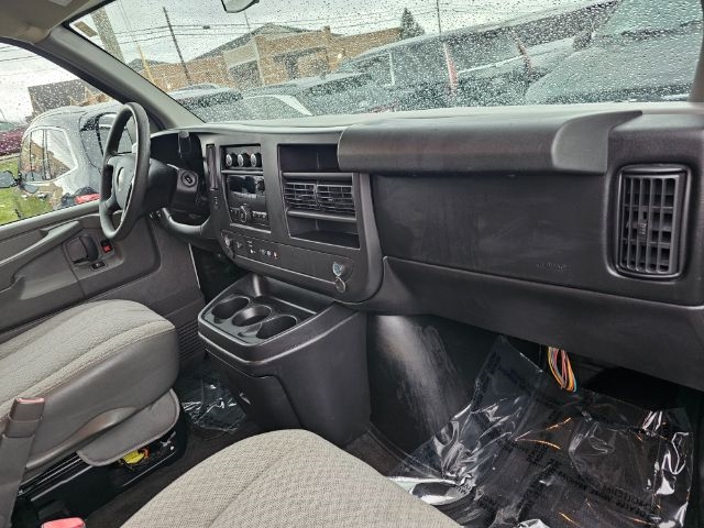 GMC Savana Passenger RWD 3500 155" LT w/1LT 2013