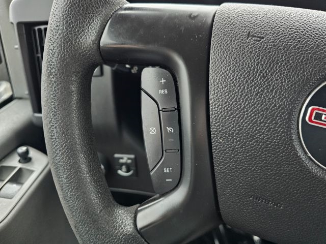 GMC Savana Passenger RWD 3500 155" LT w/1LT 2013