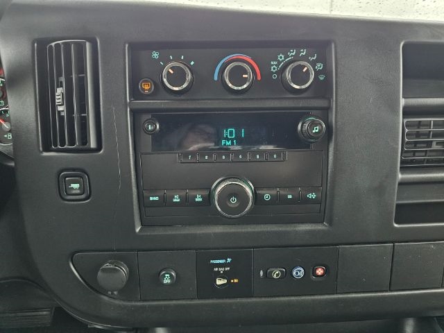 GMC Savana Passenger RWD 3500 155" LT w/1LT 2013