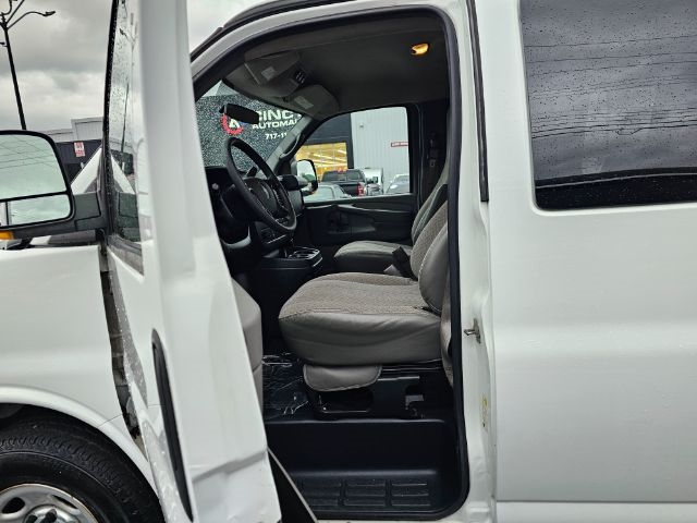 GMC Savana Passenger RWD 3500 155" LT w/1LT 2013
