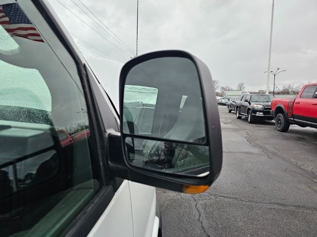 GMC Savana Passenger RWD 3500 155" LT w/1LT 2013