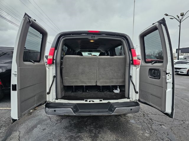 GMC Savana Passenger RWD 3500 155" LT w/1LT 2013