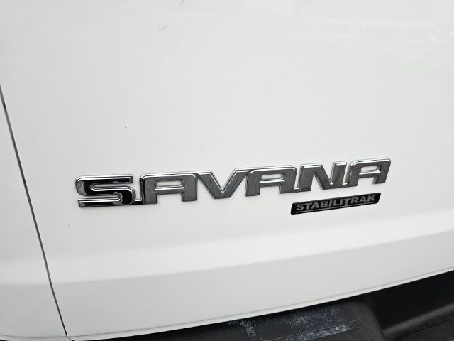 GMC Savana Passenger RWD 3500 155" LT w/1LT 2013