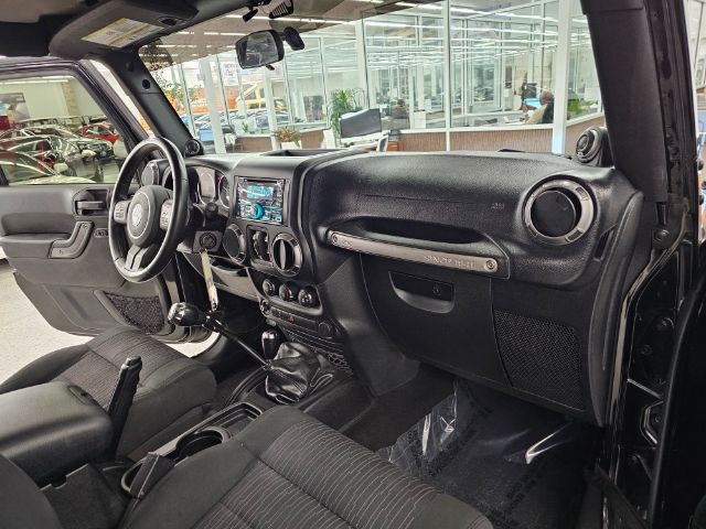 Jeep Wrangler Unlimited 4WD 4dr Sport 2012