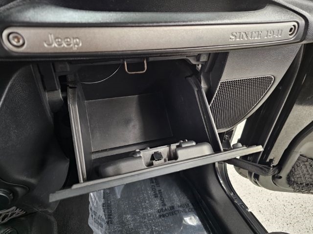 Jeep Wrangler Unlimited 4WD 4dr Sport 2012