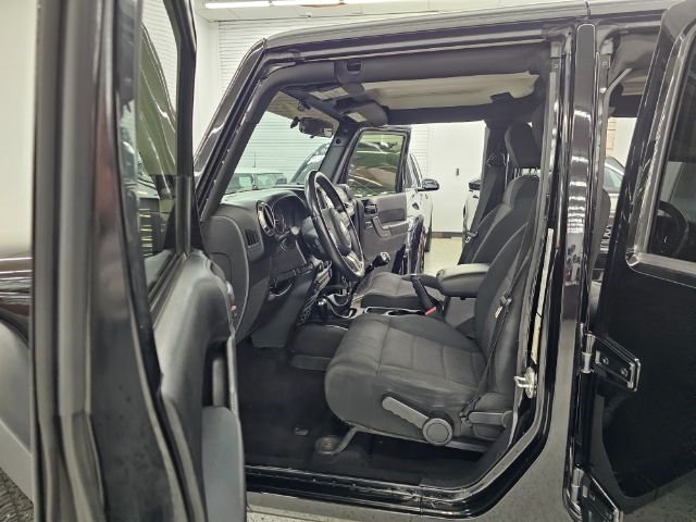 Jeep Wrangler Unlimited 4WD 4dr Sport 2012