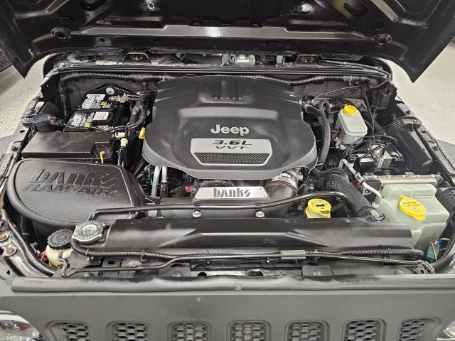 Jeep Wrangler Unlimited 4WD 4dr Sport 2012