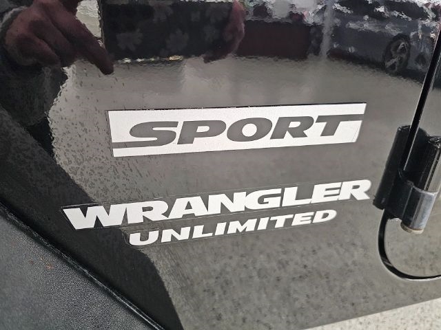 Jeep Wrangler Unlimited 4WD 4dr Sport 2012