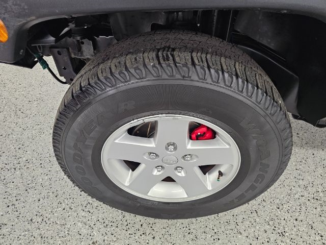 Jeep Wrangler Unlimited 4WD 4dr Sport 2012