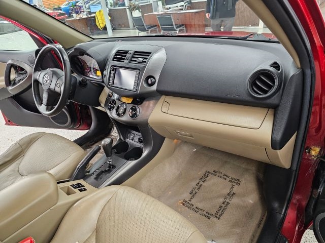 Toyota RAV4 4WD 4dr V6 5-Spd AT Ltd (Natl) 2011