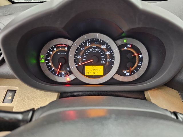 Toyota RAV4 4WD 4dr V6 5-Spd AT Ltd (Natl) 2011