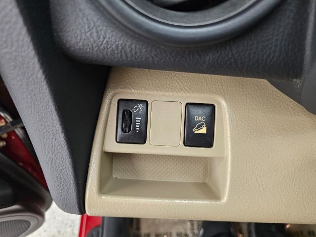 Toyota RAV4 4WD 4dr V6 5-Spd AT Ltd (Natl) 2011