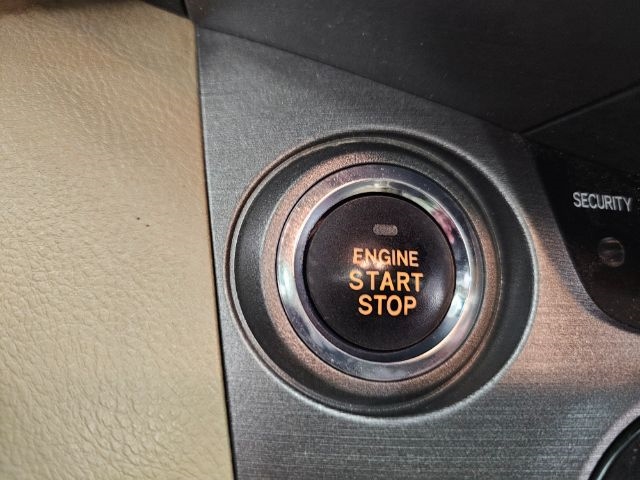 Toyota RAV4 4WD 4dr V6 5-Spd AT Ltd (Natl) 2011