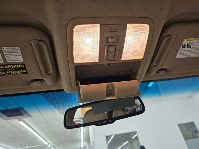 Toyota RAV4 4WD 4dr V6 5-Spd AT Ltd (Natl) 2011