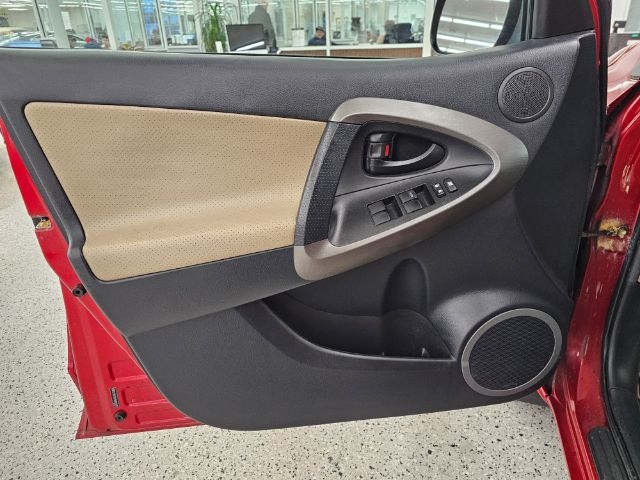 Toyota RAV4 4WD 4dr V6 5-Spd AT Ltd (Natl) 2011