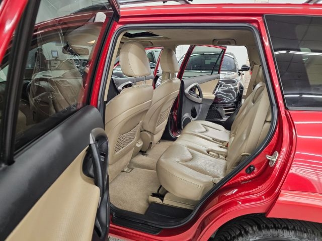 Toyota RAV4 4WD 4dr V6 5-Spd AT Ltd (Natl) 2011