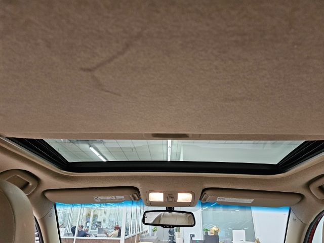 Toyota RAV4 4WD 4dr V6 5-Spd AT Ltd (Natl) 2011