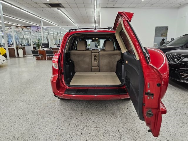 Toyota RAV4 4WD 4dr V6 5-Spd AT Ltd (Natl) 2011