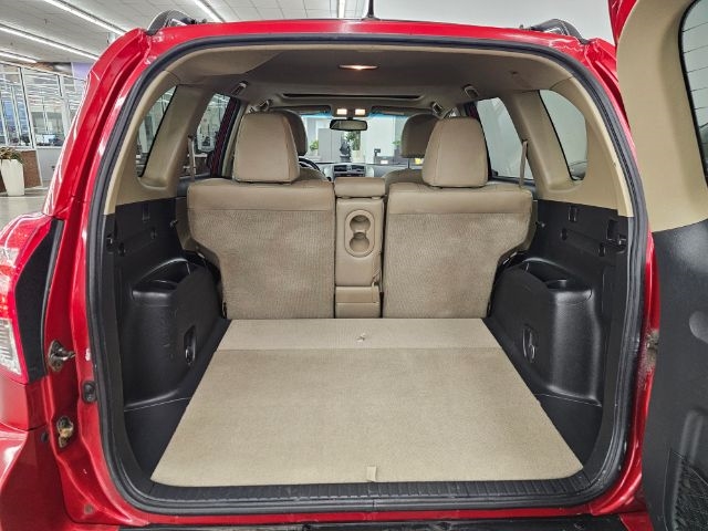 Toyota RAV4 4WD 4dr V6 5-Spd AT Ltd (Natl) 2011