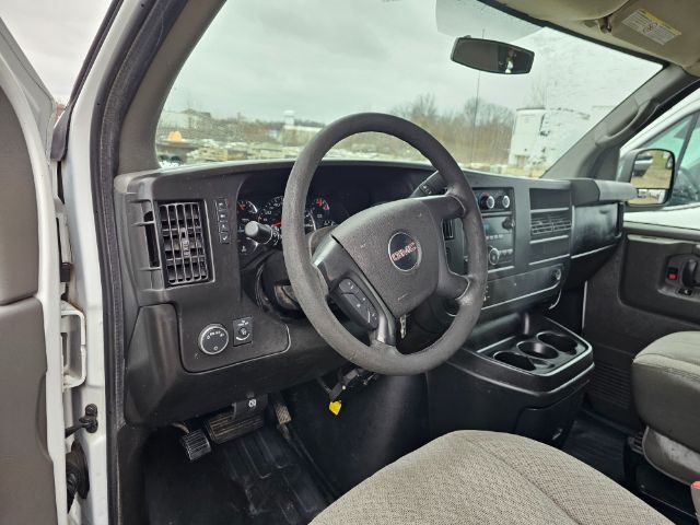 GMC Savana Cargo Van RWD 2500 135" 2014