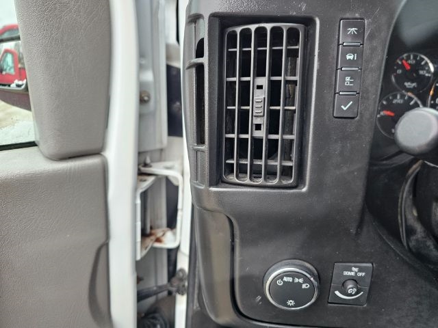 GMC Savana Cargo Van RWD 2500 135" 2014