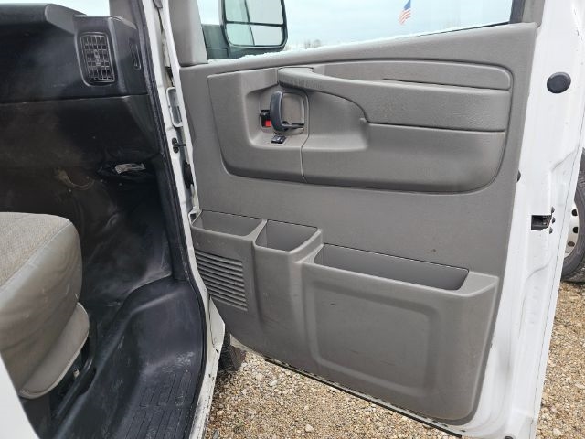 GMC Savana Cargo Van RWD 2500 135" 2014