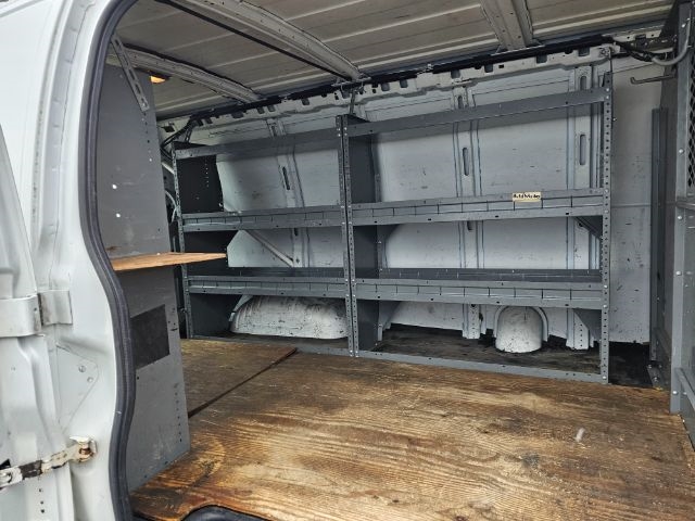 GMC Savana Cargo Van RWD 2500 135" 2014