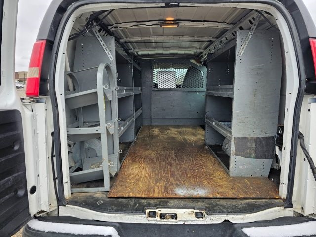 GMC Savana Cargo Van RWD 2500 135" 2014