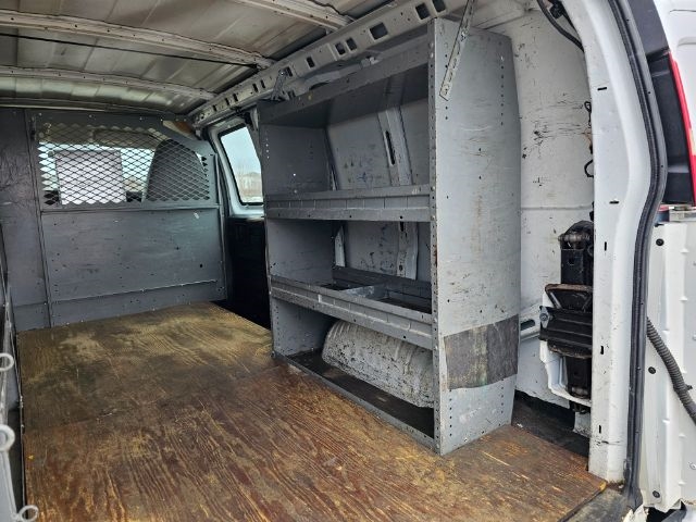 GMC Savana Cargo Van RWD 2500 135" 2014