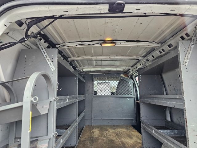 GMC Savana Cargo Van RWD 2500 135" 2014