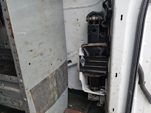 GMC Savana Cargo Van RWD 2500 135" 2014