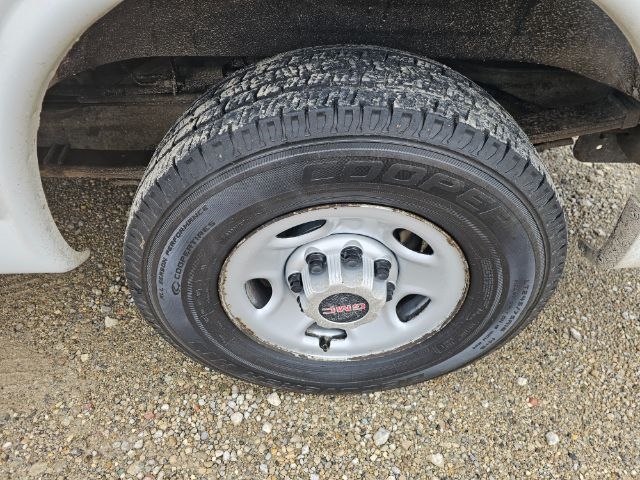 GMC Savana Cargo Van RWD 2500 135" 2014