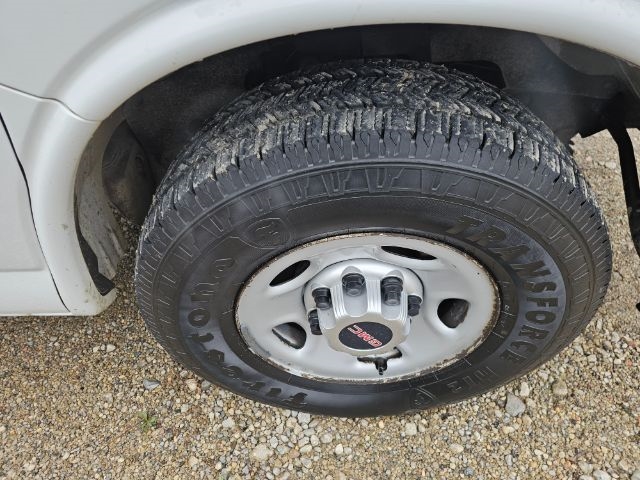 GMC Savana Cargo Van RWD 2500 135" 2014