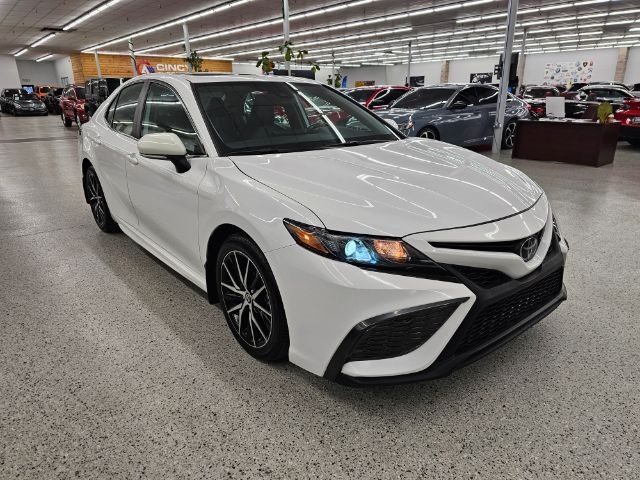 Toyota Camry Hybrid SE Nightshade CVT (Natl) 2023
