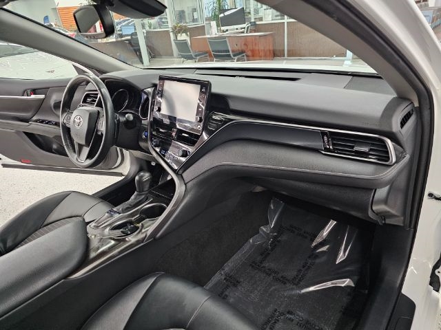 Toyota Camry Hybrid SE Nightshade CVT (Natl) 2023