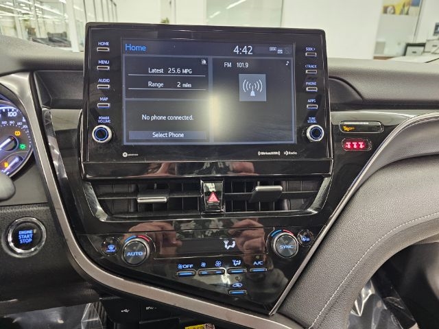 Toyota Camry Hybrid SE Nightshade CVT (Natl) 2023