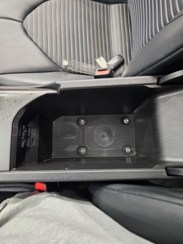 Toyota Camry Hybrid SE Nightshade CVT (Natl) 2023