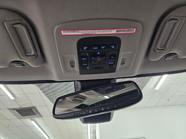 Toyota Camry Hybrid SE Nightshade CVT (Natl) 2023